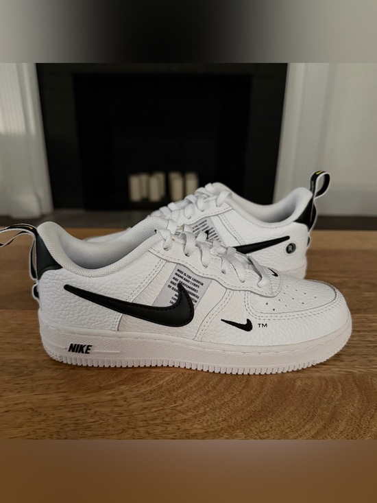 basketball sneaker nike air force lv8 utility tm